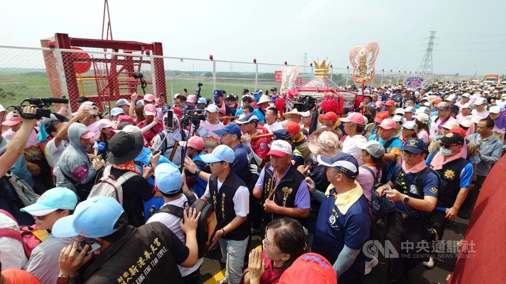 大甲鎮瀾宮媽祖遶境抵新港（2）