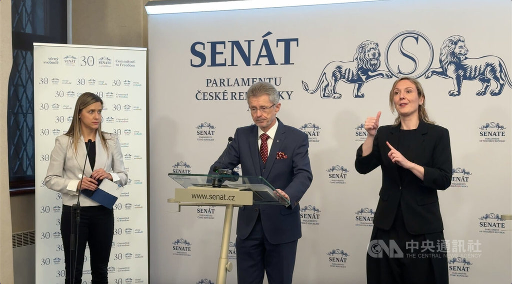 捷克參議長維特齊訪台專機申請遭拒 批政府背叛