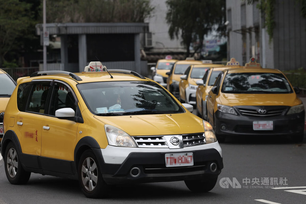 行政院：合法計程車5月起補貼油價　最高6000元