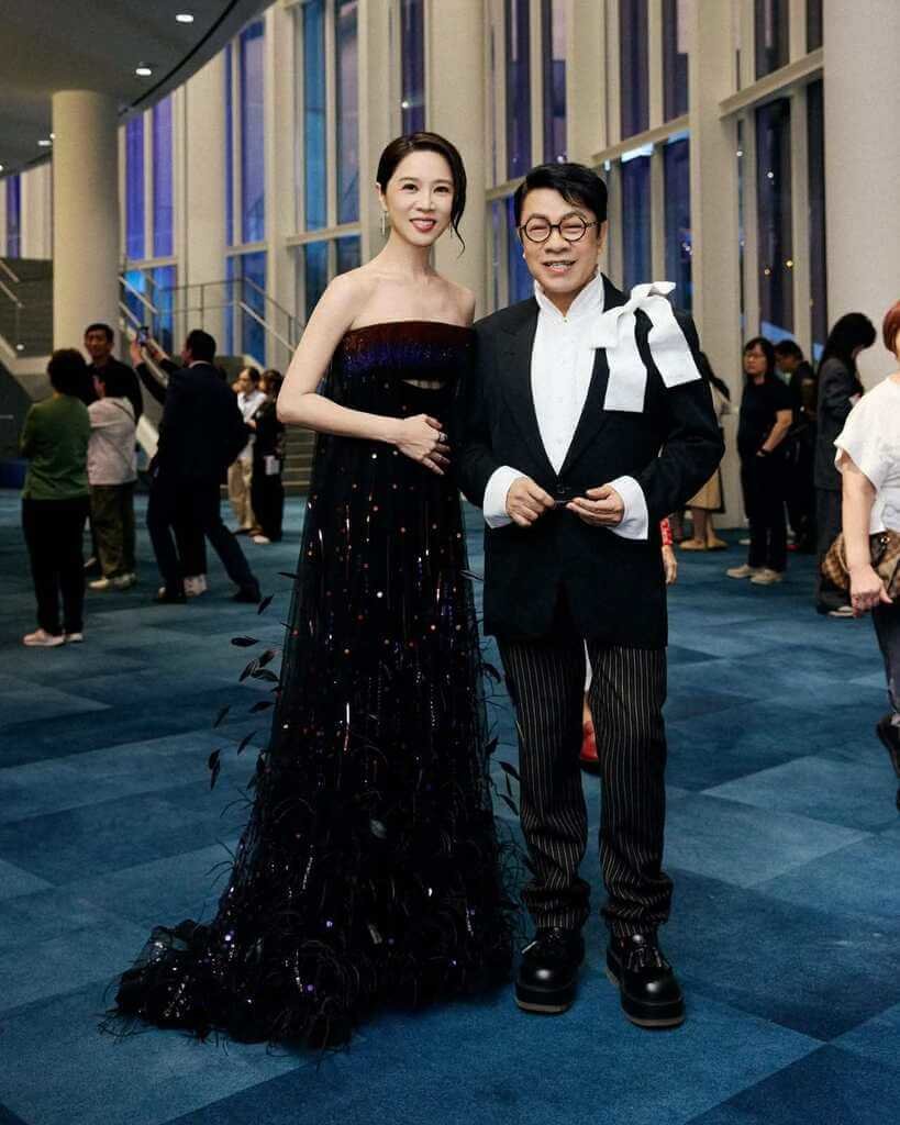 謝盈萱、蔡康永新加坡紅星大獎後台合影