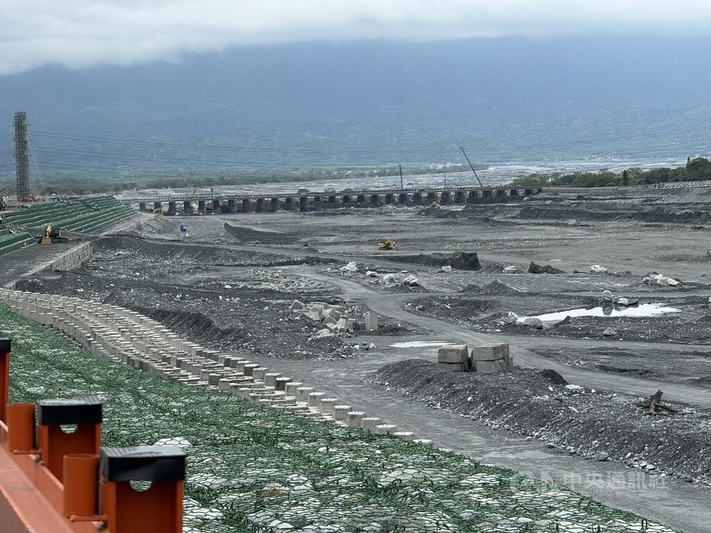 花蓮光復洪災復建工程　趕工疏濬