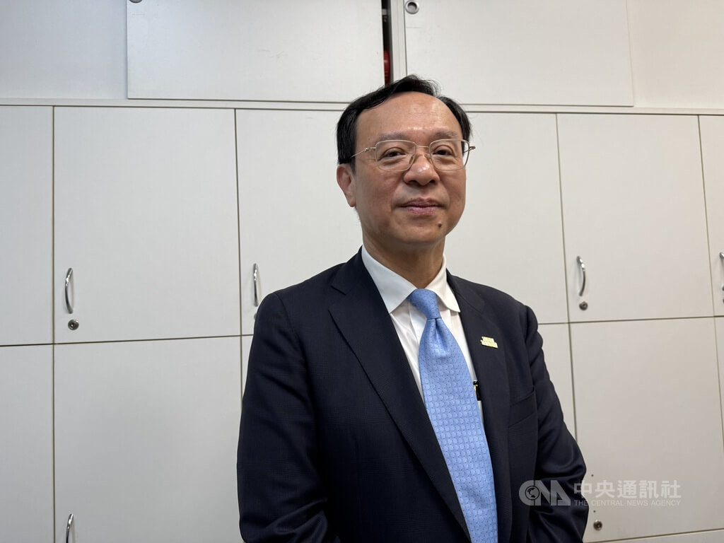 石崇良受訪回應三班護病比　允最快護師節預告