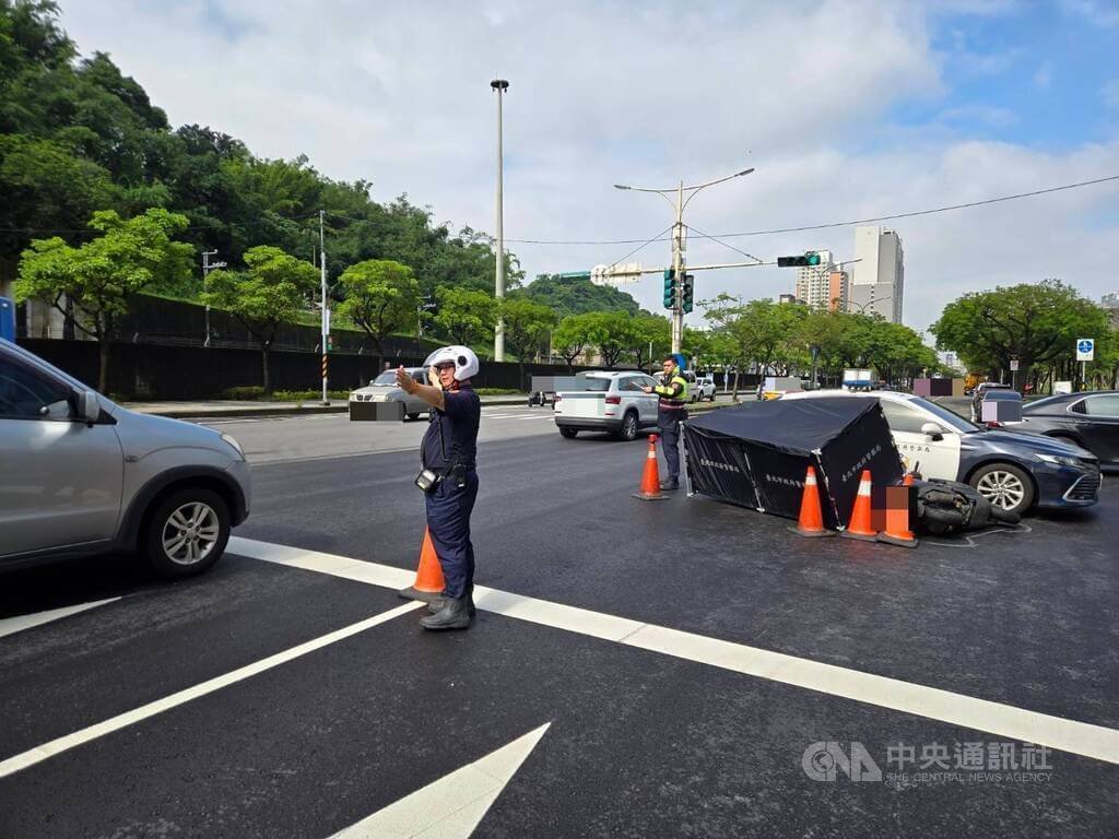 北市南港曳引車碰撞機車　騎士當場身亡