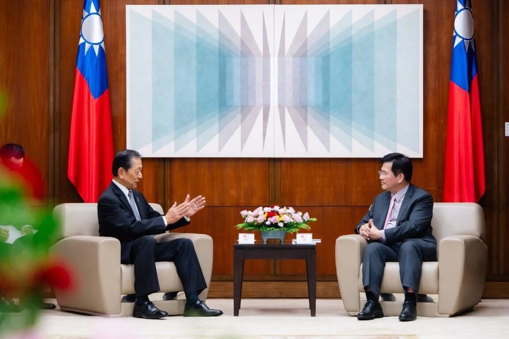 林佳龍接見日台交協會長隅修三