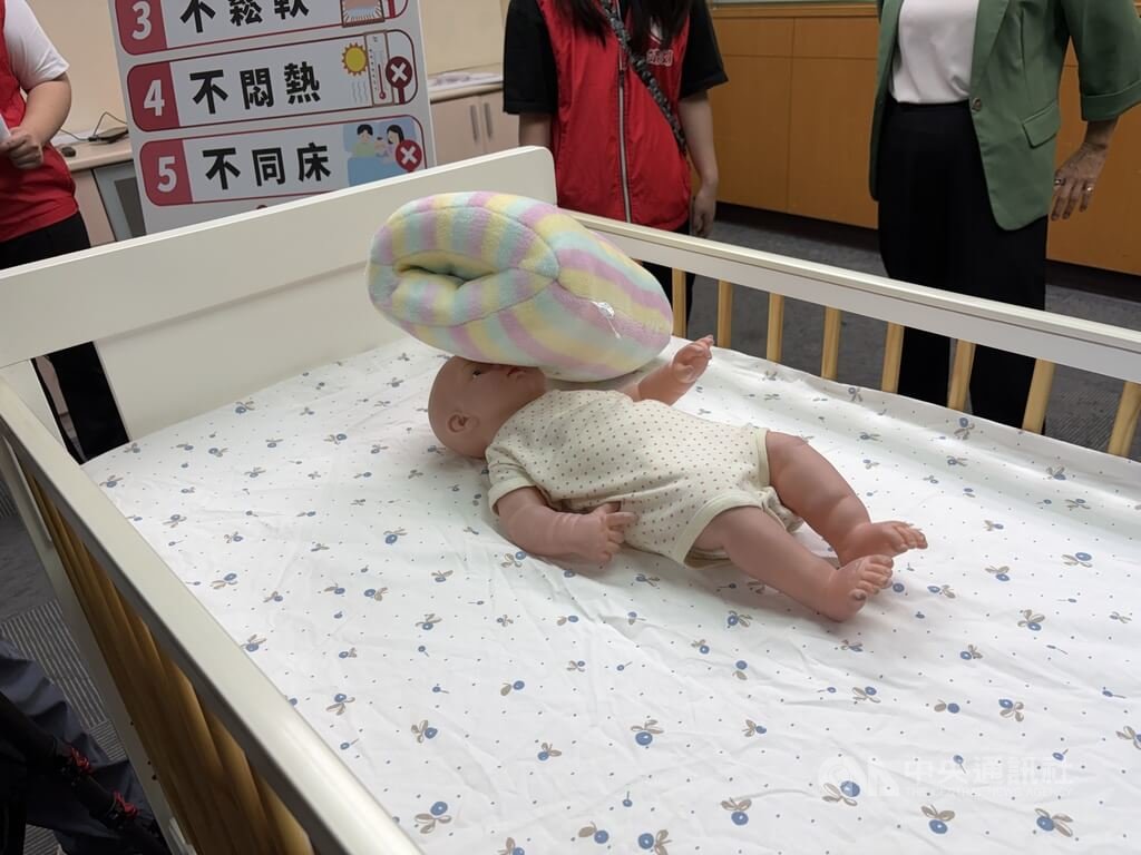 靖娟宣傳嬰兒睡眠安全觀念