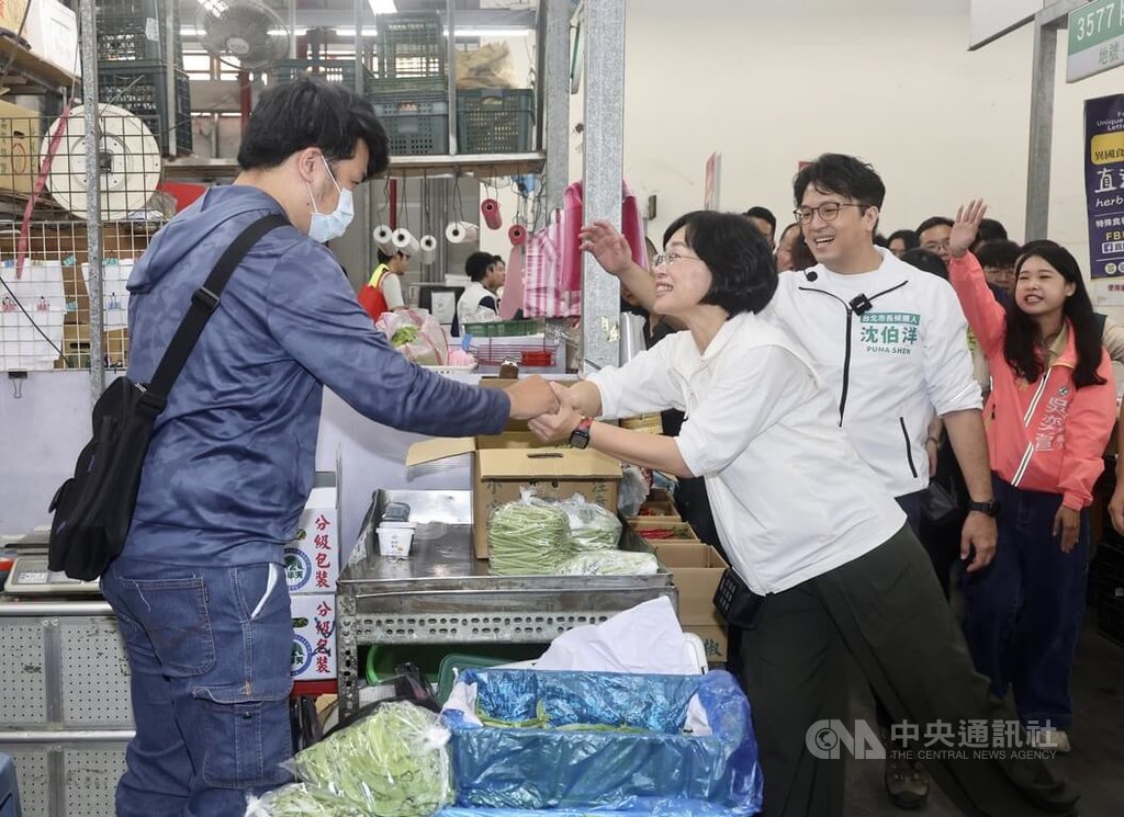 沈伯洋蘇巧慧第一果菜批發市場拜票（3）