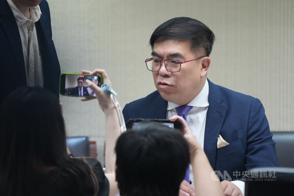 環境管理署長が背任容疑、彭啓明環境相が特別支出費などの規範強化を表明