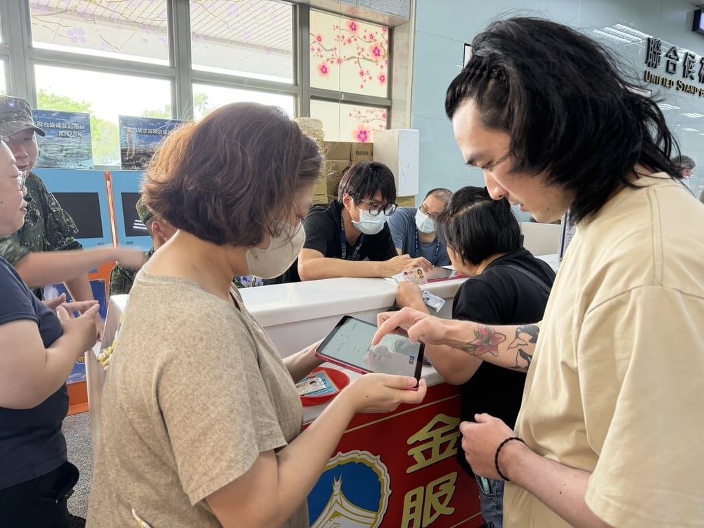 金門濃霧旅客滯留　民眾候補軍機疏運