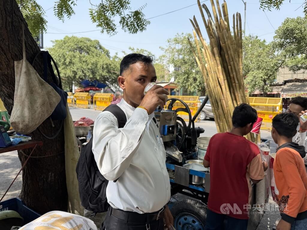 甘蔗汁消暑解渴　深受印度民眾歡迎