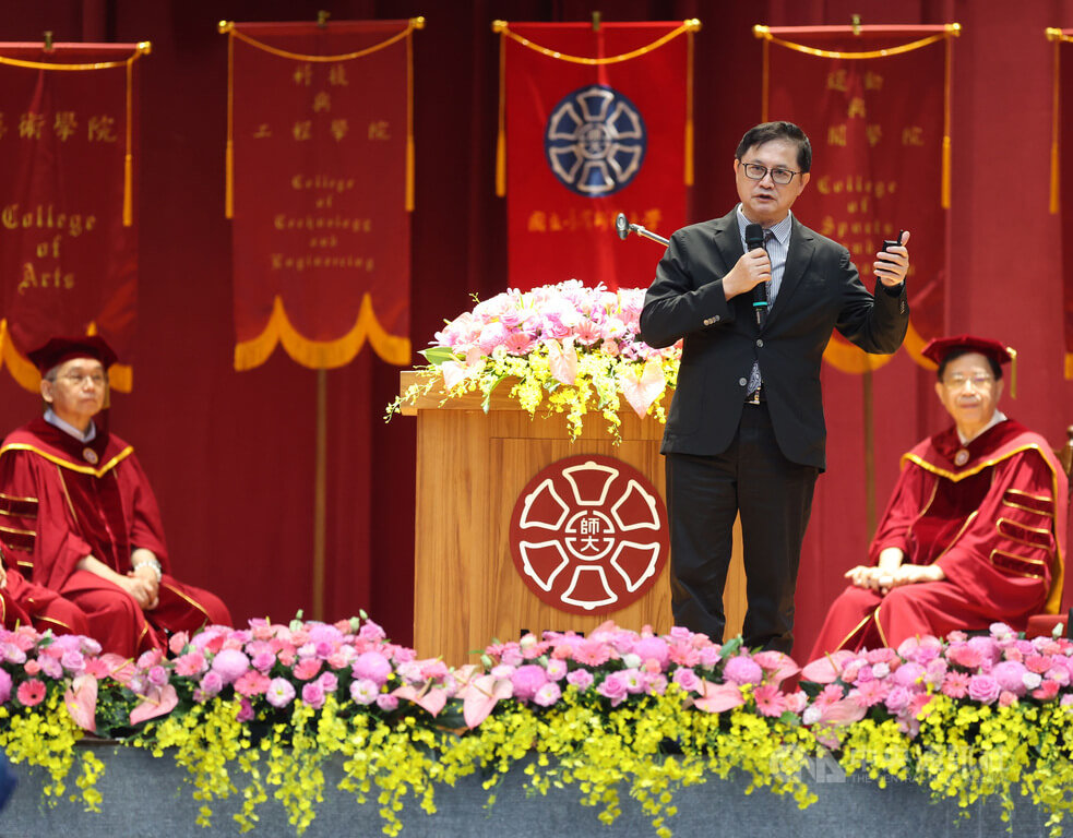 台師大畢典　童子賢應邀演講（2）
