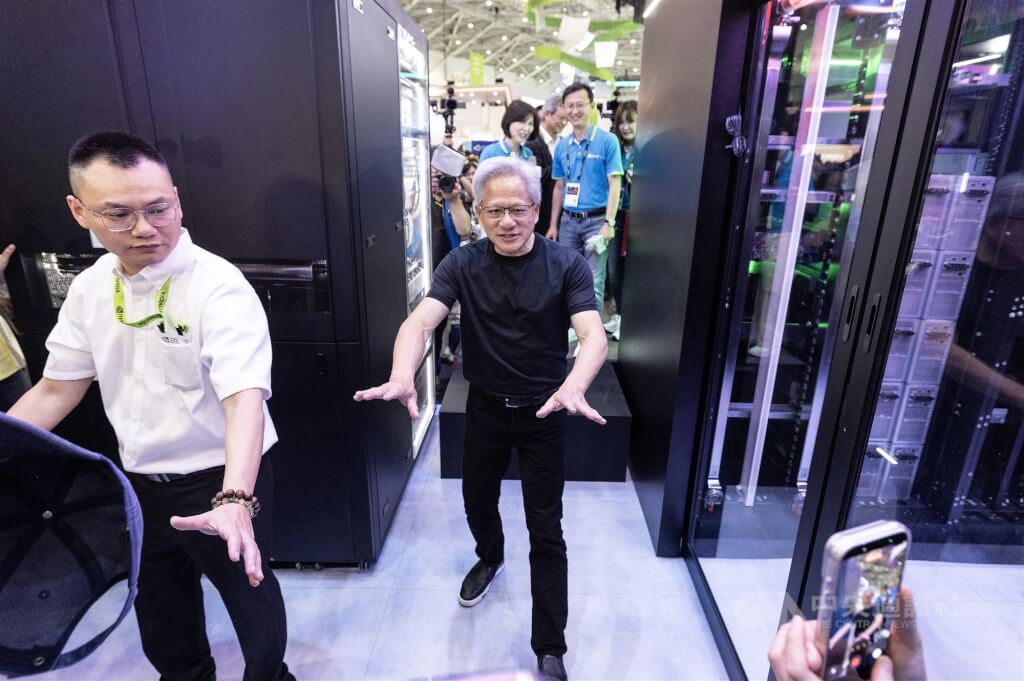 賴總統邀參訪台灣發電廠 黃仁勳：將是很大榮幸