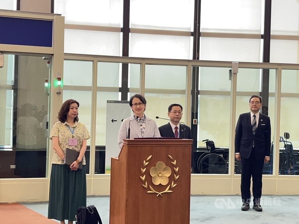 蕭副總統啟程出訪帛琉（2）
