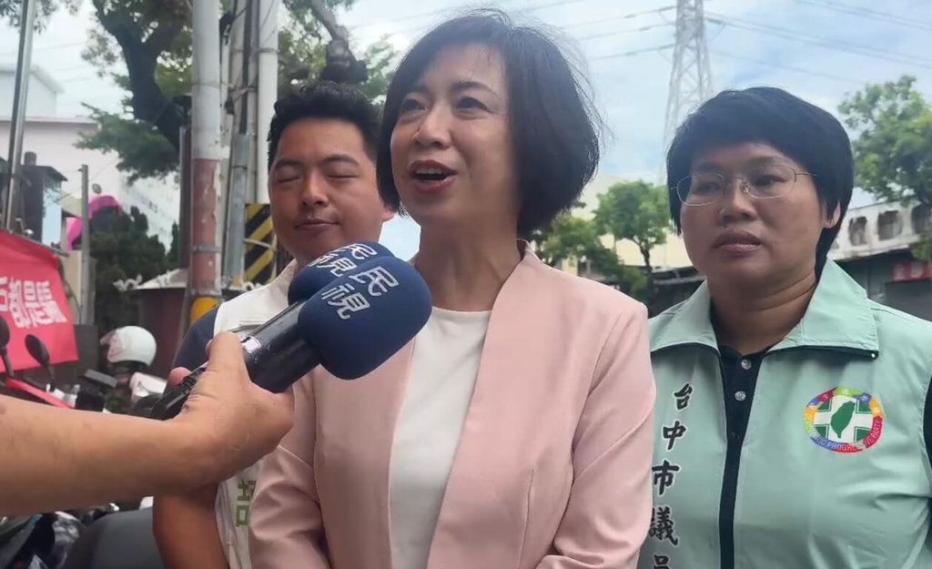 何欣純受訪談中捷藍線預算問題