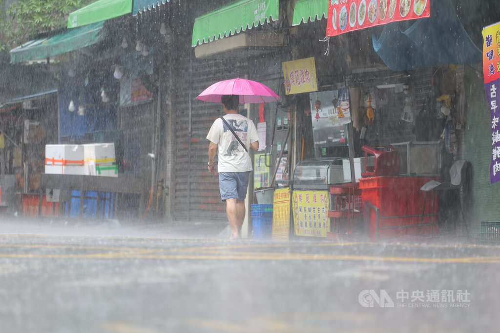 強降雨が台湾を襲う 災防弁：山間部で土石流リスク、避難を徹底すべき