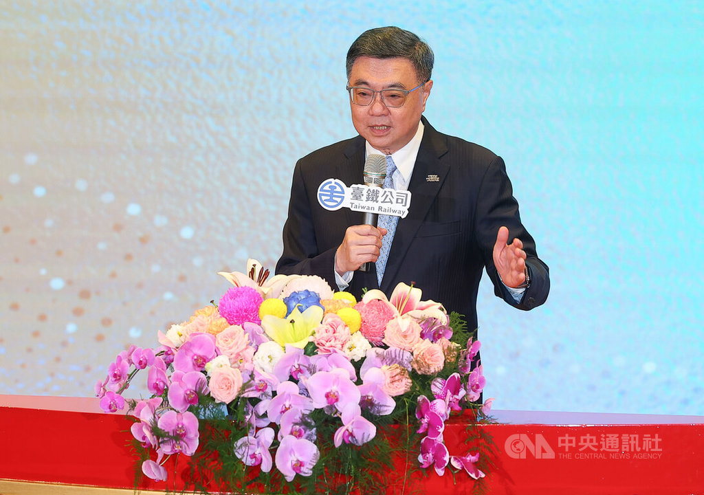 Premier Cho Expresses Concern Over Heavy Rain, Urges Taiwan Railways to Ensure Route Safety