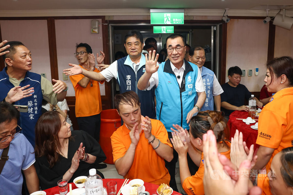 李四川出席新莊地藏庵平安晚宴（1）