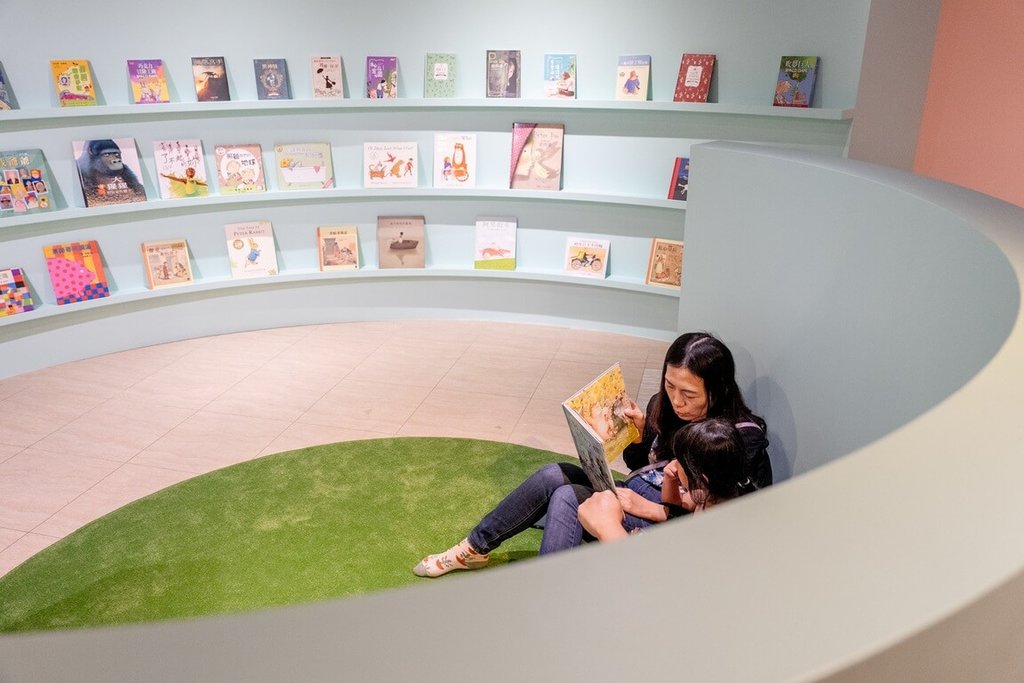 「哈囉，大笨鐘！」展繪本共讀區