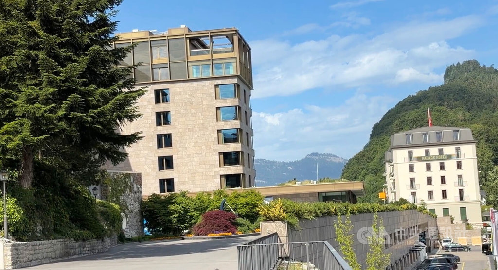 布爾根施托克度假村建物與聯外道路