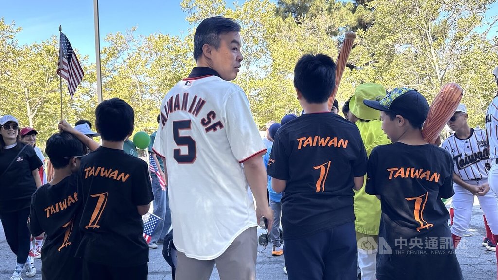 北勢國中棒球隊赴美交流