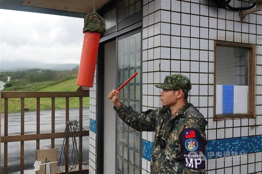 國防部推軍校衛哨委外 顧立雄：9月起2階段9處試行