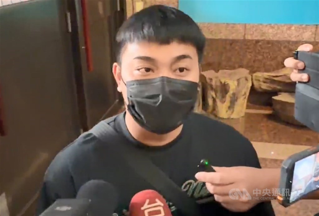 Singer Chiu Chun and 5 Others Indicted for Bar Brawl