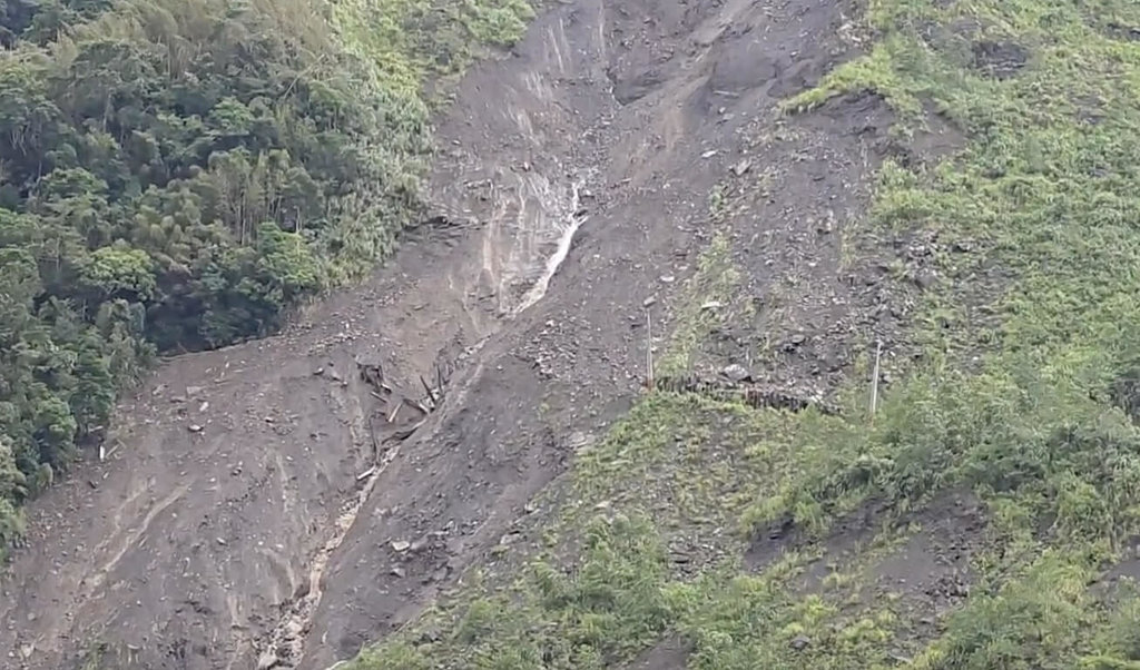 颱風巴威釀災　苗栗南庄山區路斷