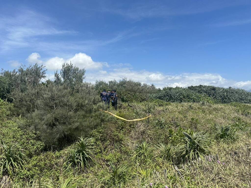 宜蘭壯圍沙灘帳棚發現腐屍 警方採證釐清身分