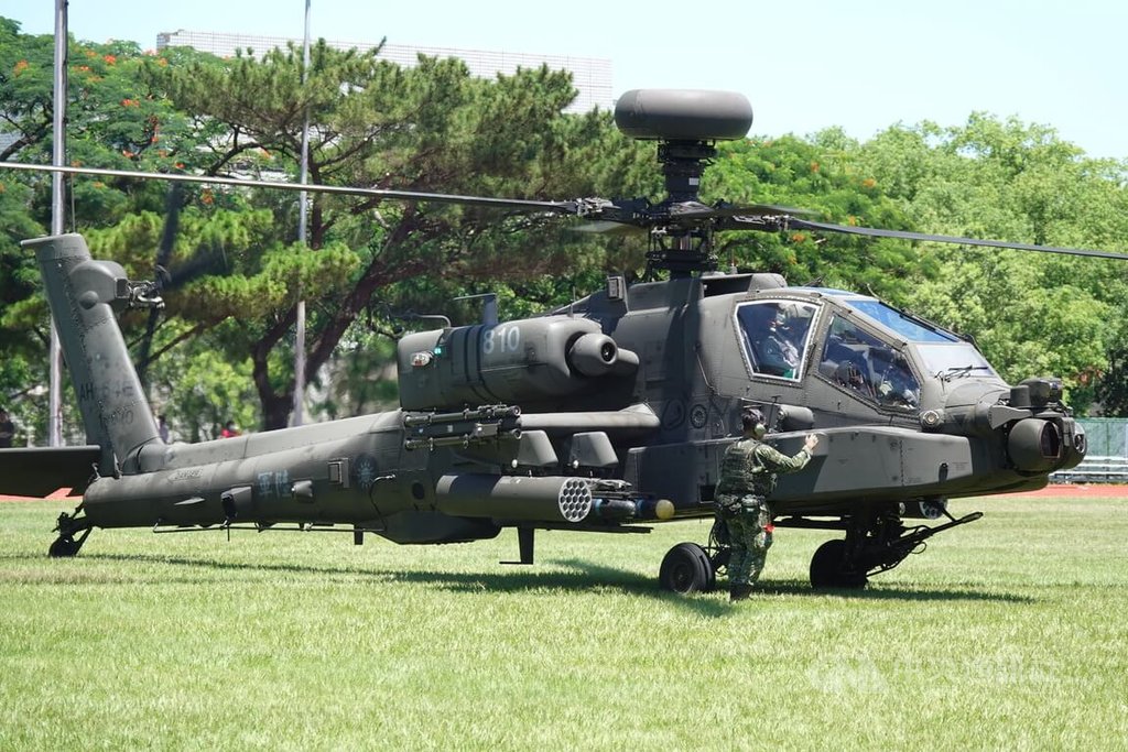 AH-64E阿帕契攻擊直升機在中央大學陳展