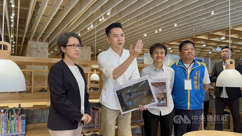 蕭美琴參訪竹北市圖書館福德分館 稱感動又驚艷