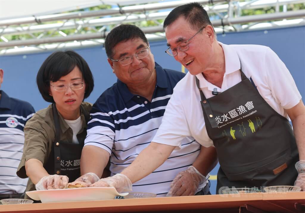 蘇巧慧李四川漁民節活動同框 皆喊加強漁港觀光