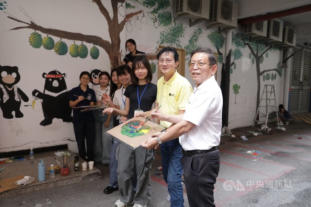 台灣與大馬青年攜手文化創生 公共藝術走進在地社區
