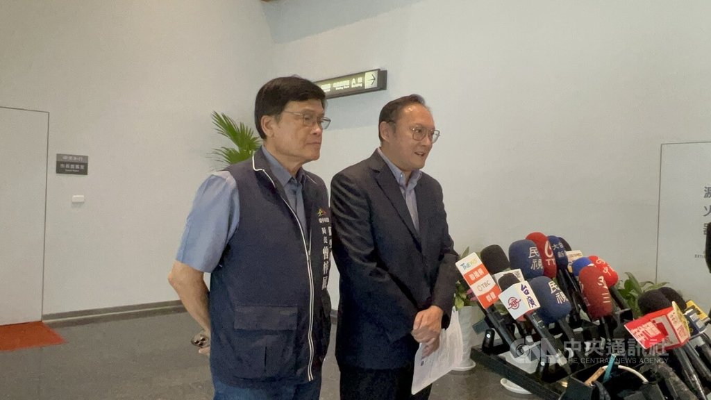 盧秀燕遭指瞪記者　鄭照新：幕僚作業不周