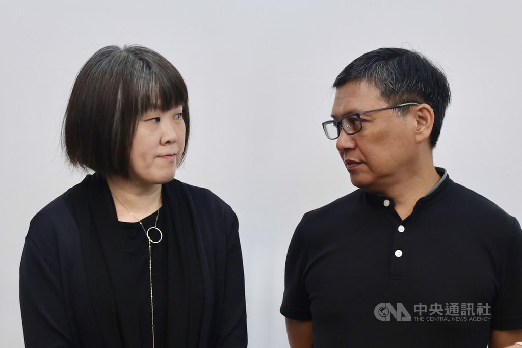 「雲在兩千米」開展記者會　吳明益、陳芯宜出席