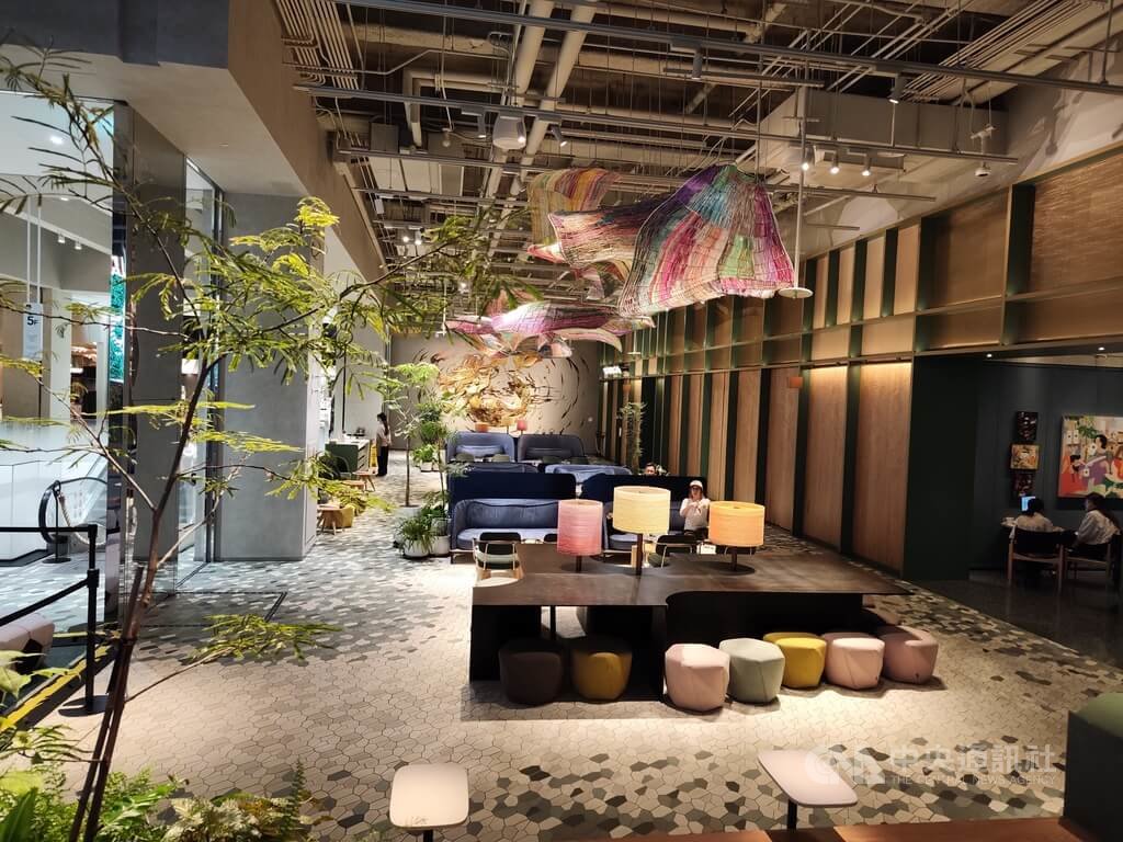 星巴克DREAM PLAZA台北店部分景觀席設低消（2）