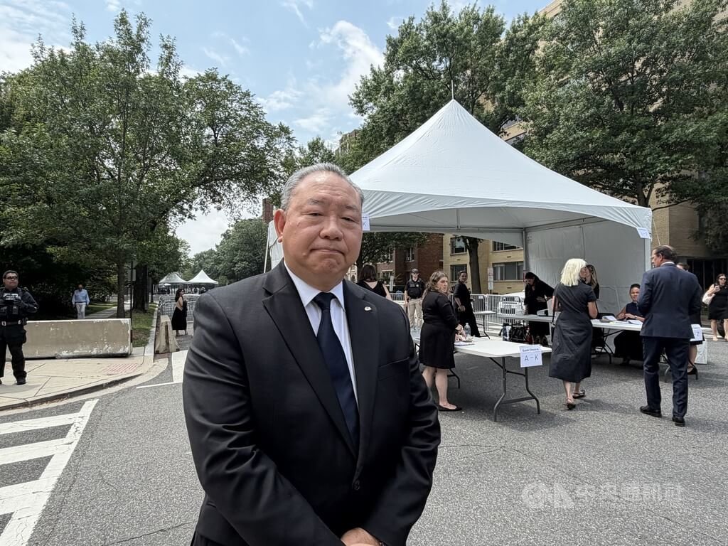 美參議員葛蘭姆喪禮　俞大㵢代表台灣出席
