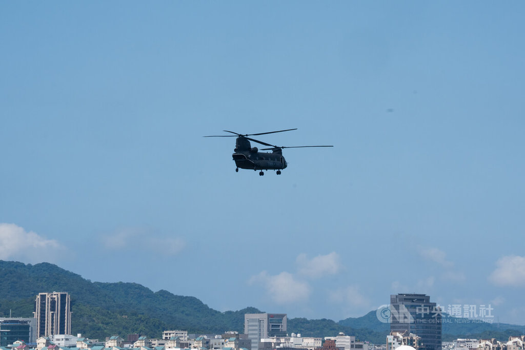 陸戰隊搭CH-47SD北上增援中樞演練