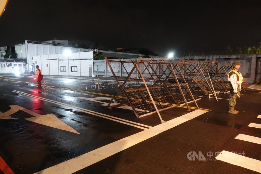 憲兵部署拒馬等防禦工事