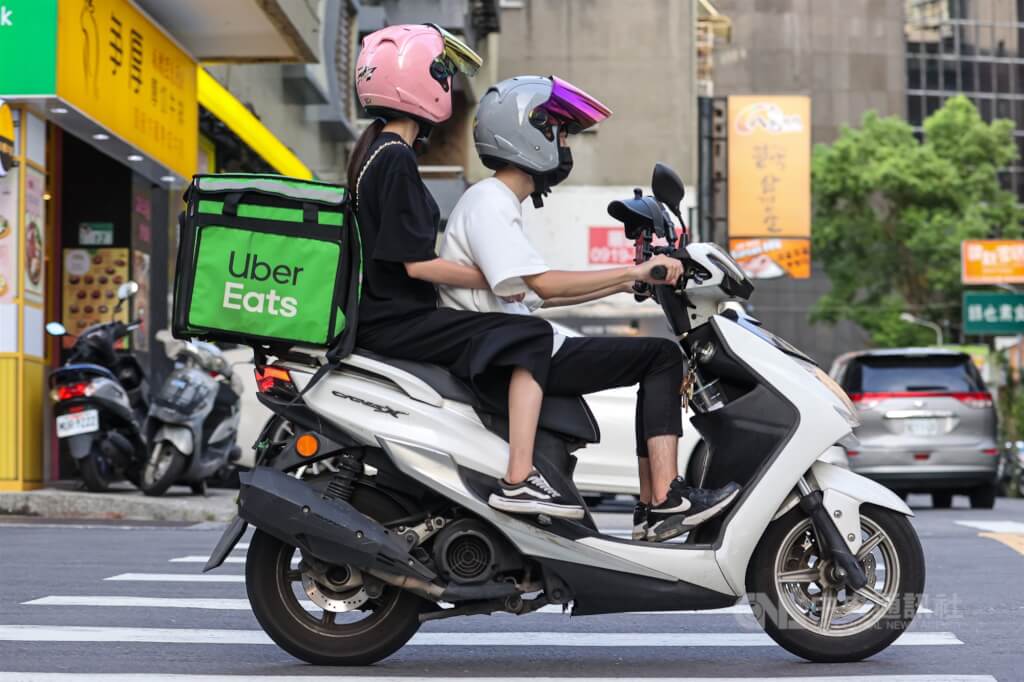 Uber Eats調整疊單報酬 勞動部追蹤是否履行
