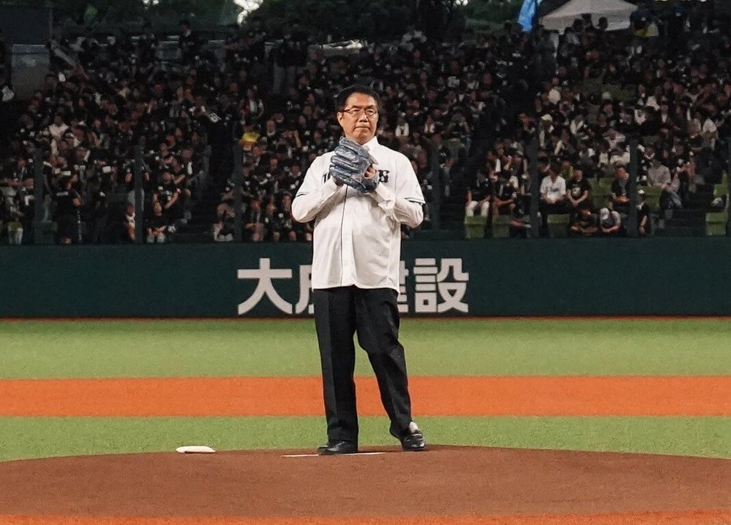 日職西武獅主場辦台南觀光日　黃偉哲現身開球