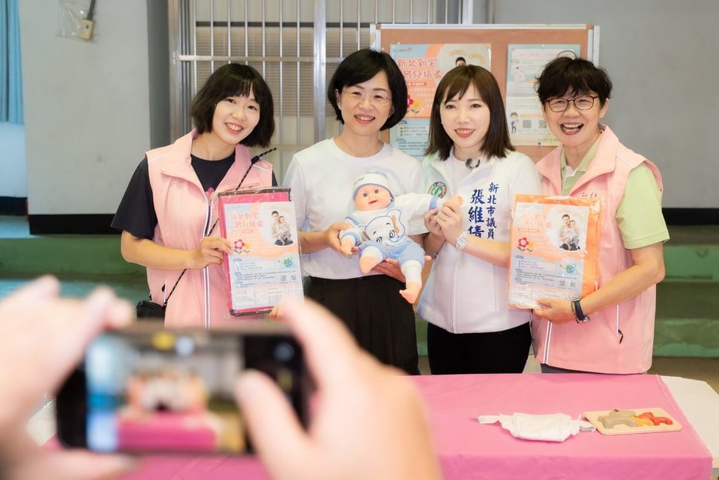 蘇巧慧出席張維倩主辦兒童發展篩檢諮詢活動
