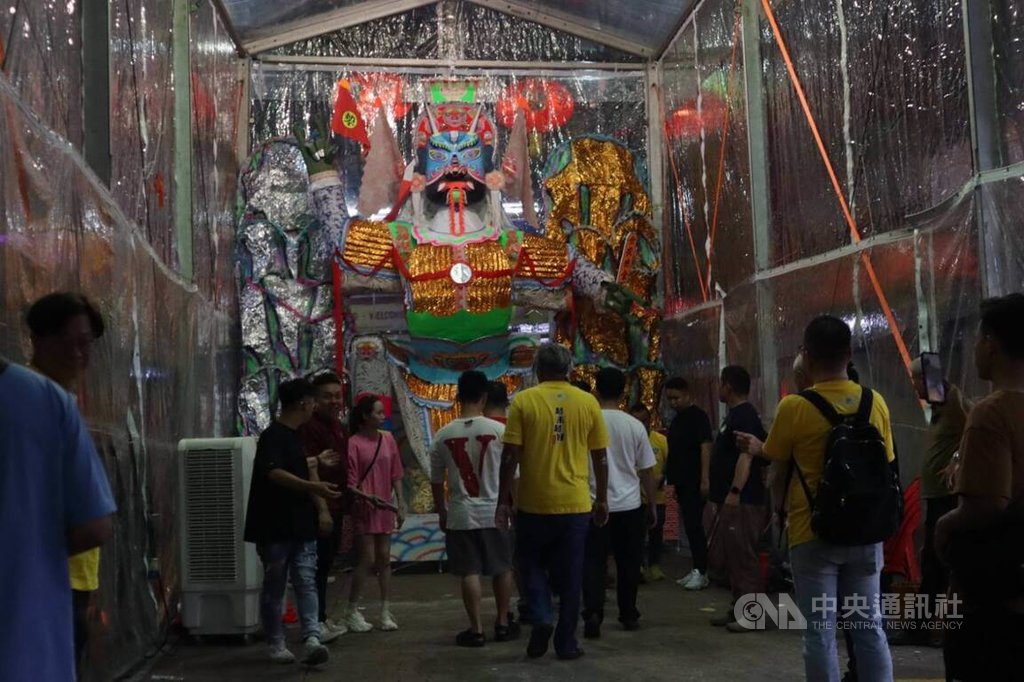 中元節歡送大士爺 馬來西亞展現多元文化特色