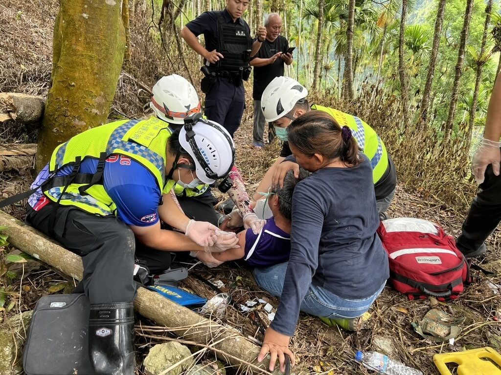 花蓮農友除草遭蜂螫昏迷 消防局緊急救援恢復意識