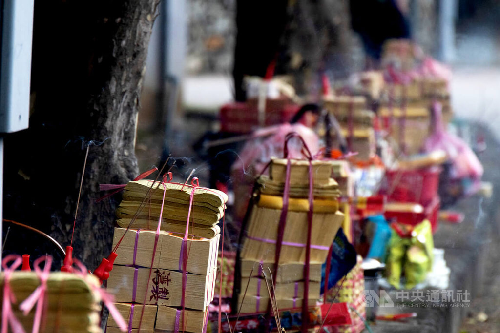 金門古寧頭村民路祭陣亡軍魂　祈求地方平安
