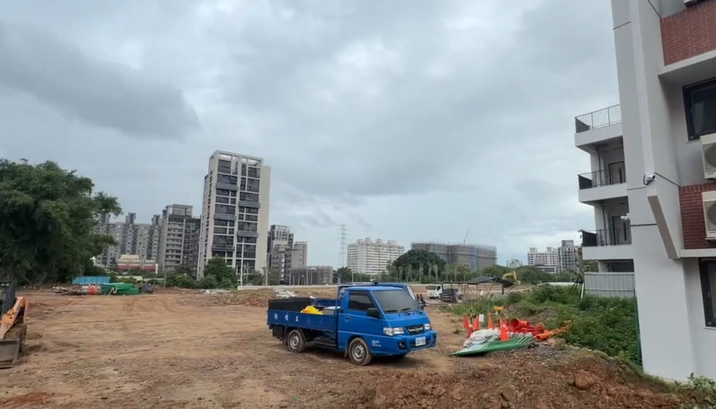開學前夕台中文山國中操場還是工地 市府:體育課先排游泳