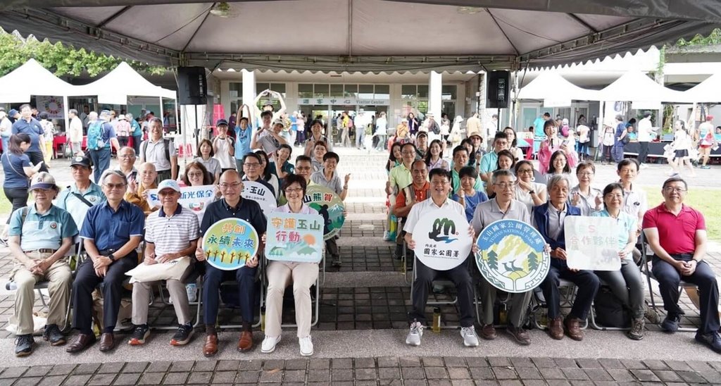 部落農民響應玉山友善棲地標章 收成分享野生動物 部落農民響應玉山友善棲地標章 收成分享野生動物