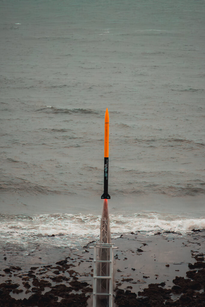 陽明交大SST3、FARCX-1科研火箭升空 雙雙寫紀錄