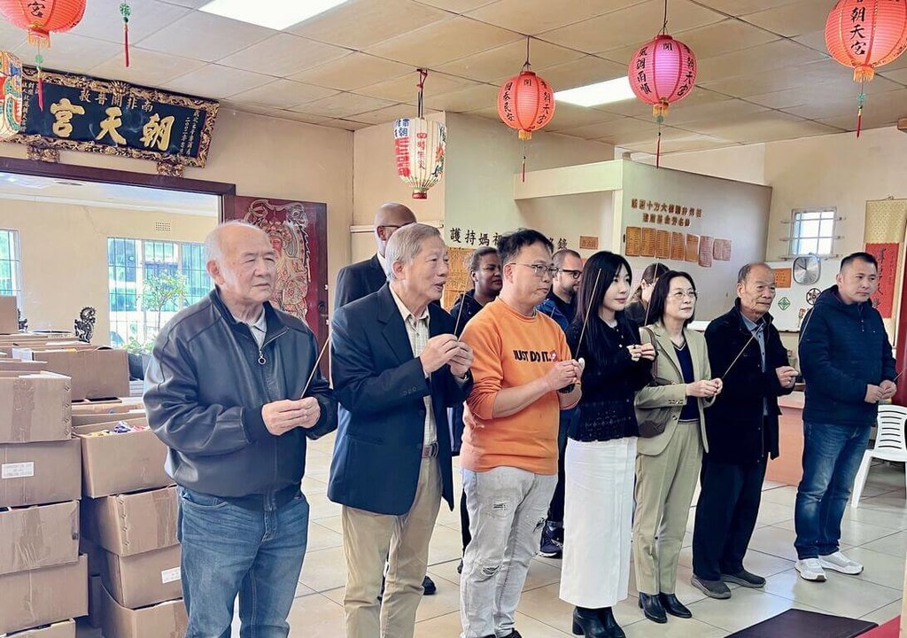 吳沛憶偕南非民主聯盟議員 參香開普敦朝天宮認識媽祖