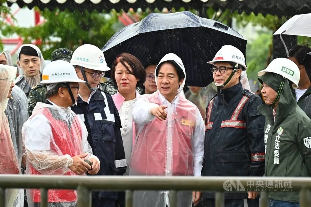 豪雨成災　賴總統赴高雄視察（2）