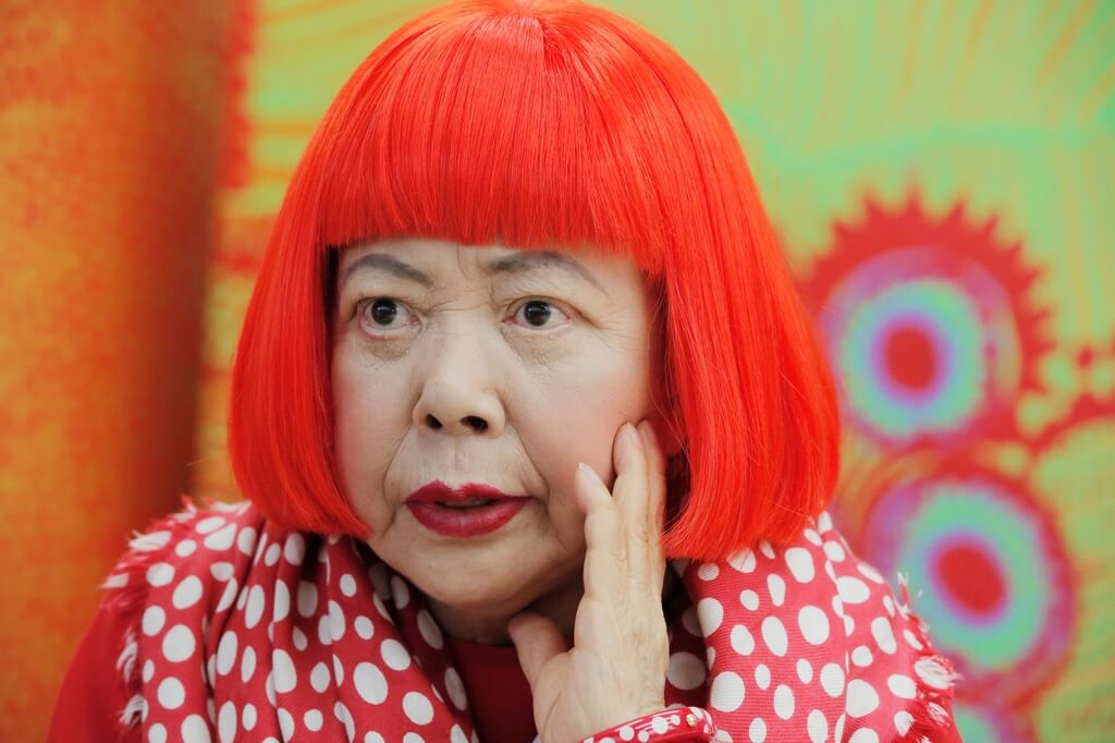 不只是「圓點女王」 草間彌生力挺LGBT、主持同志婚禮