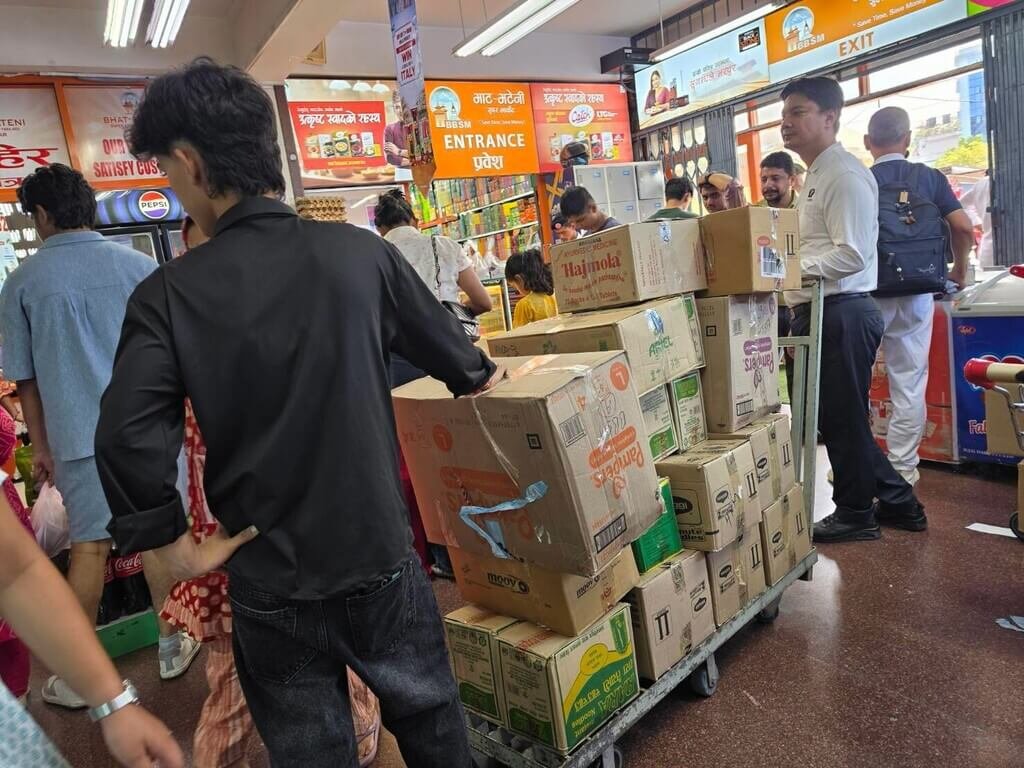 尼泊爾洪災　慈濟基金會加德滿都整備物資